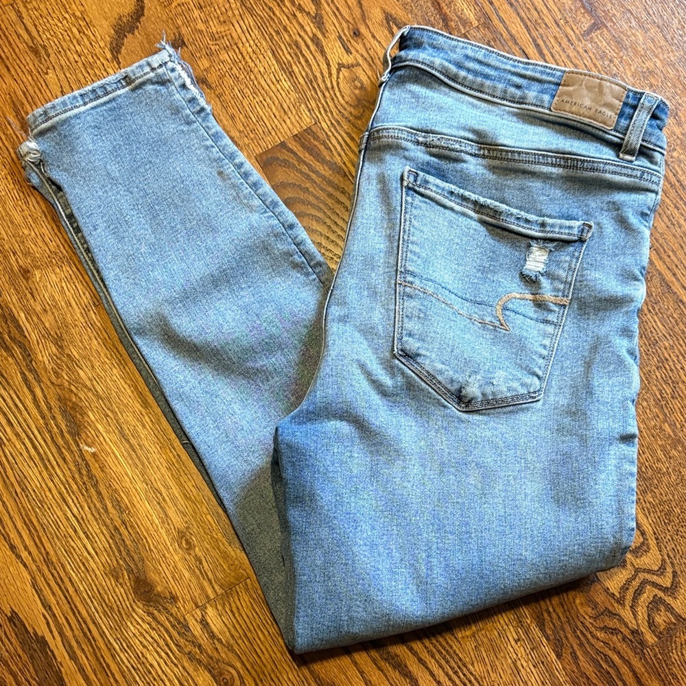 American Eagle Outfitters Distressed Light Blue Jeans 12 Short Hi-Rise Jeggings